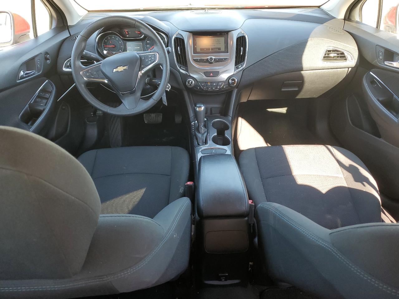 2018 Chevrolet Cruze - Image 8