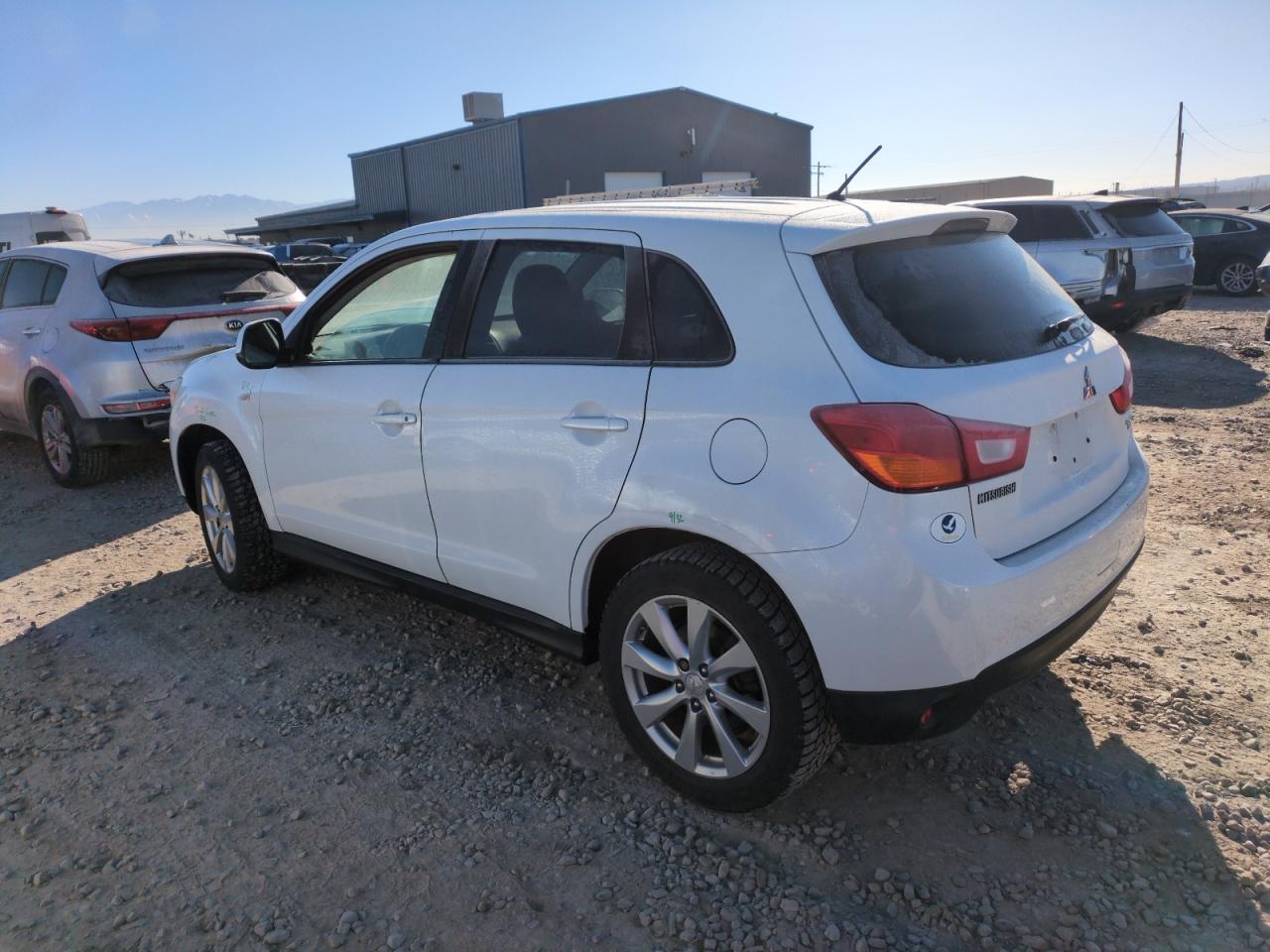 2015 Mitsubishi Outlander - Image 2