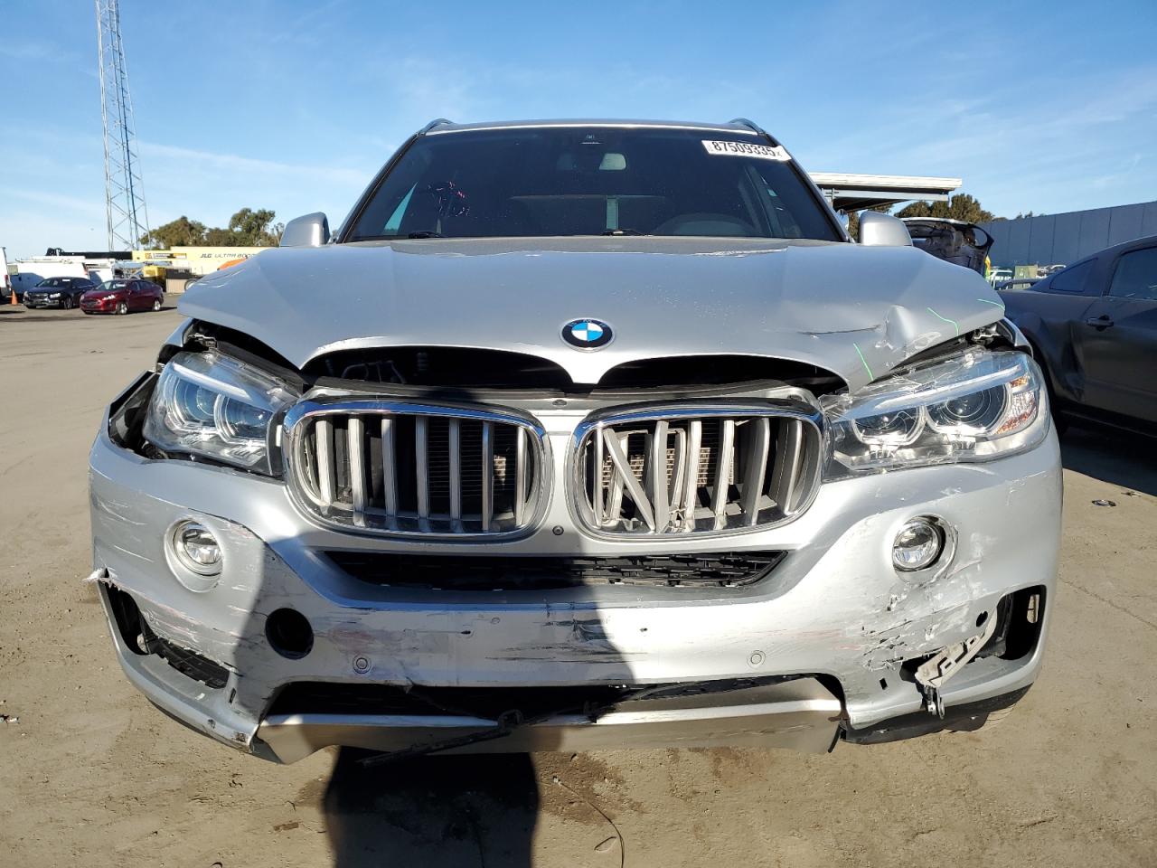 VIN 5UXKR0C36H0V81633 2017 BMW X5 no.5