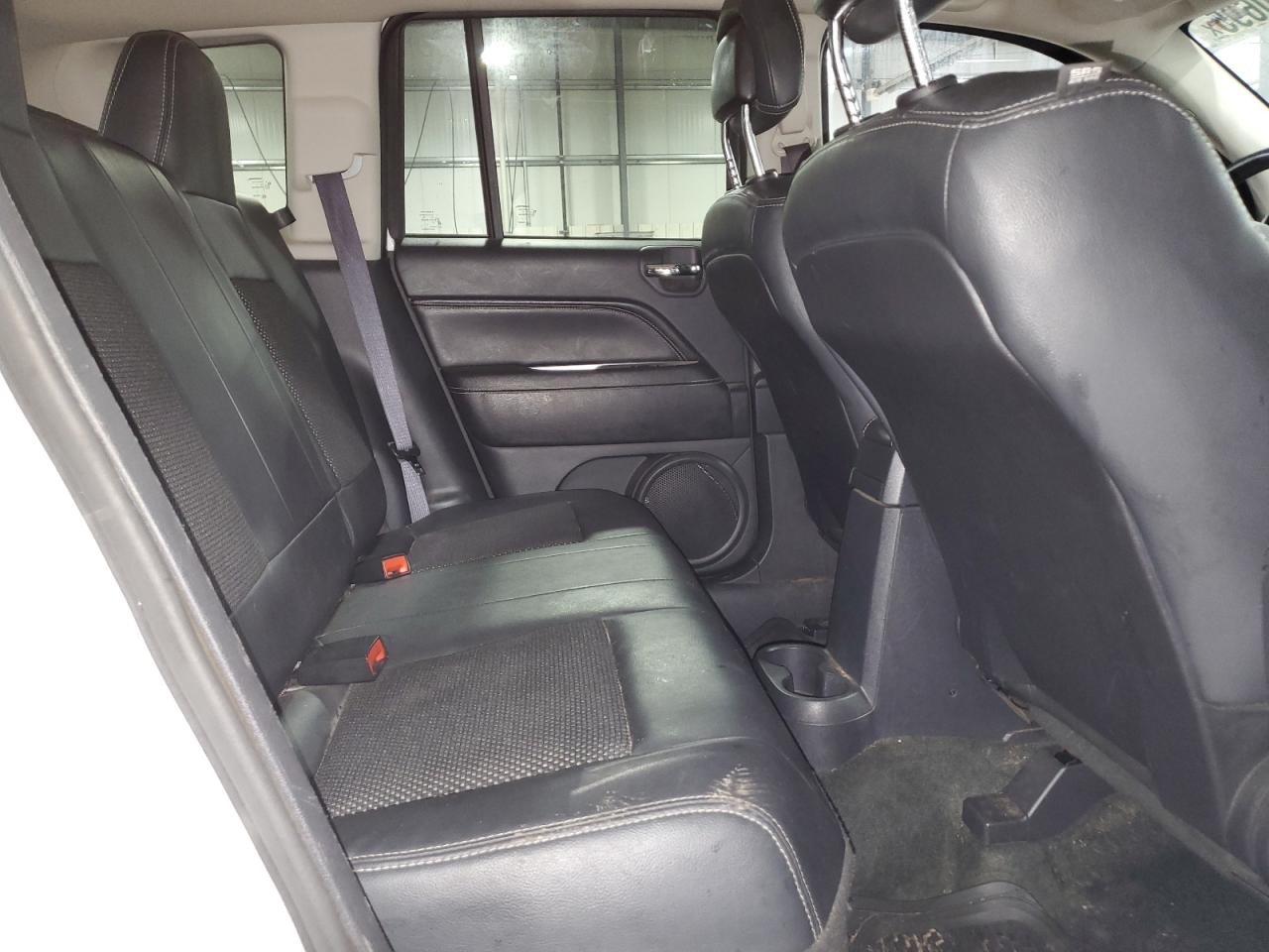 2016 Jeep Compass - Image 11