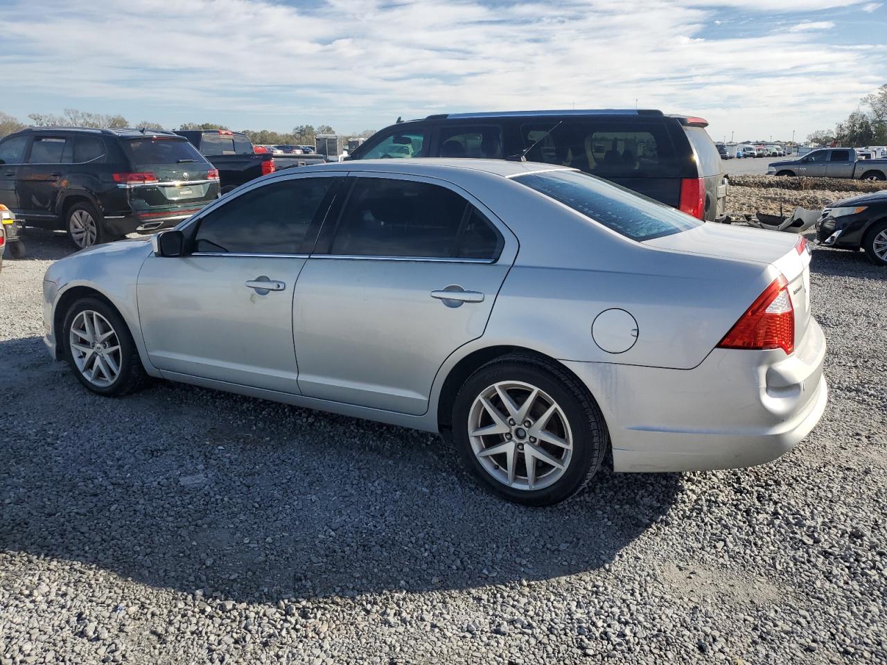 2010 Ford Fusion - Image 2