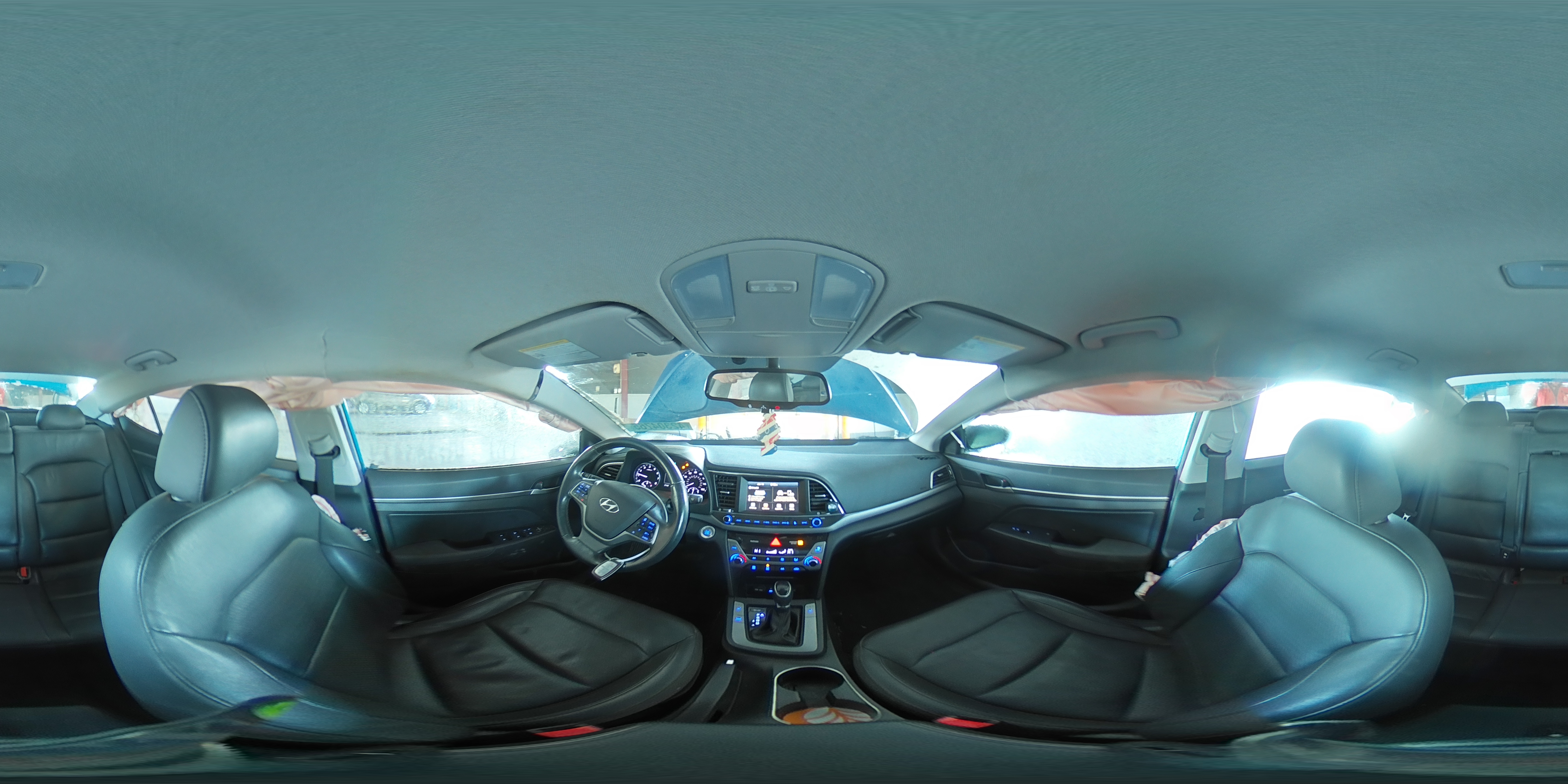 2017 Hyundai Elantra - Image 12
