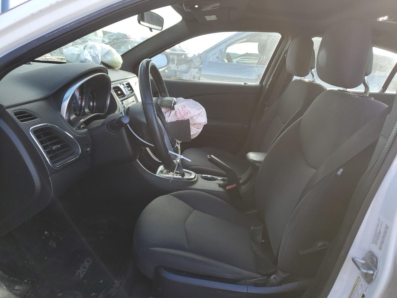 2012 Chrysler 200 - Image 7