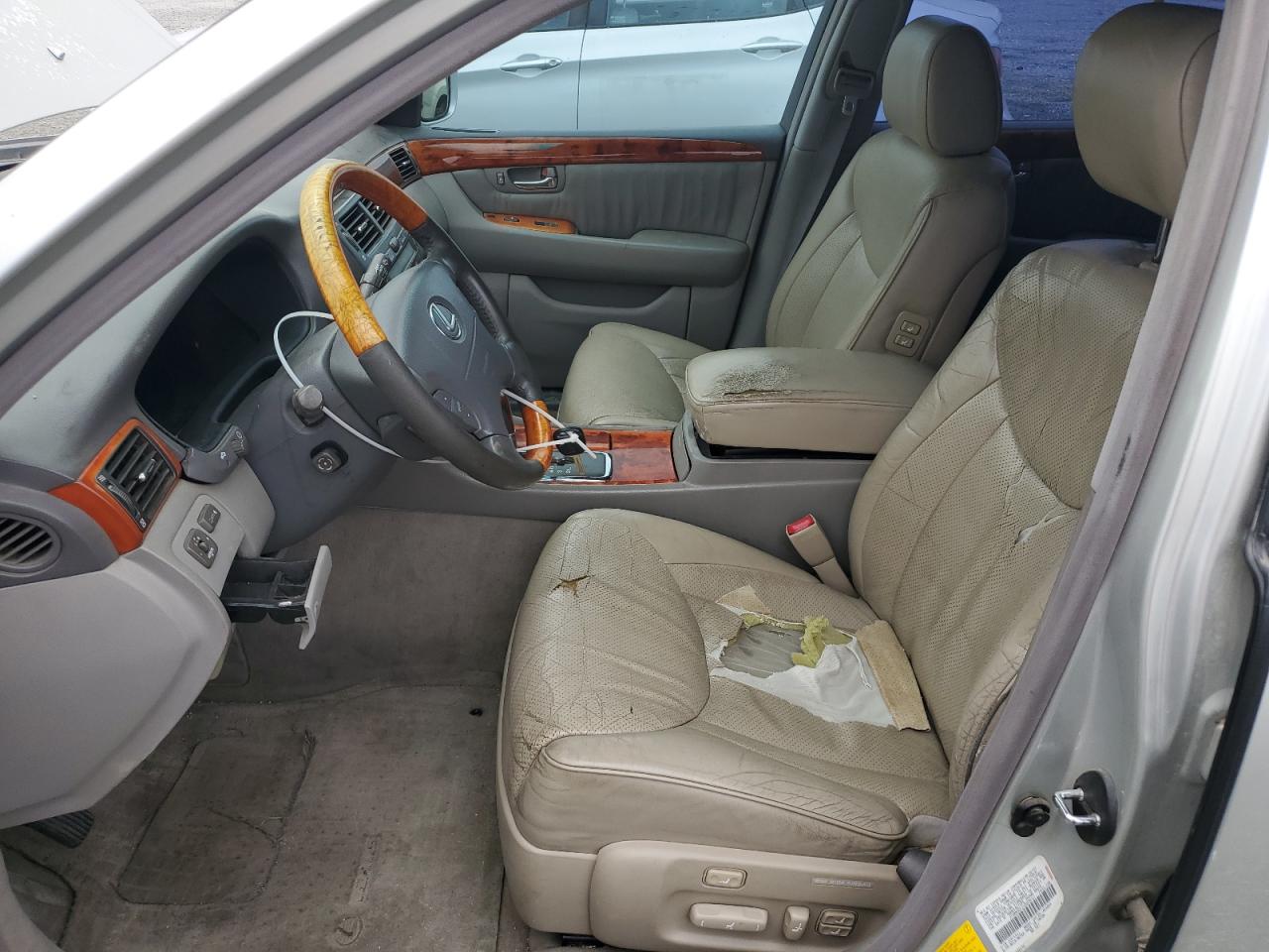 2001 Lexus LS - Image 7