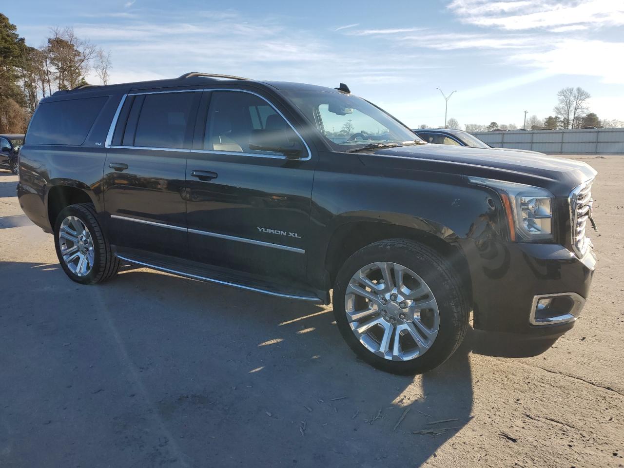 2019 GMC Yukon - Image 4