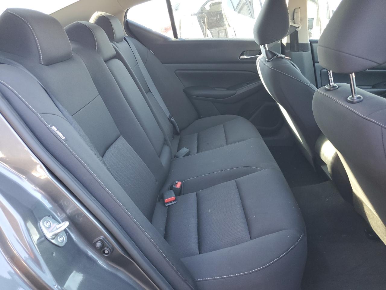 2021 Nissan Altima - Image 10