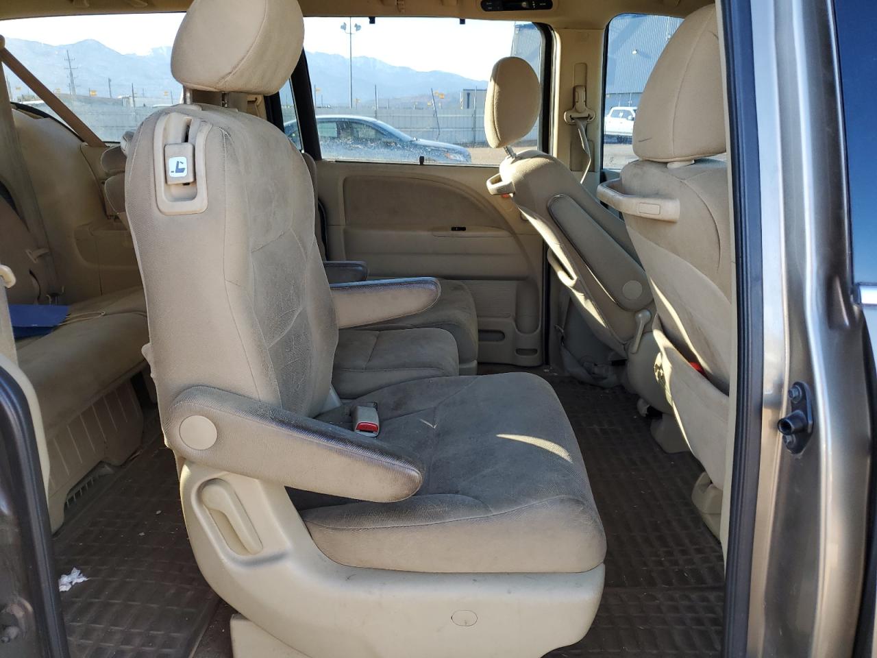 2010 Honda Odyssey - Image 11