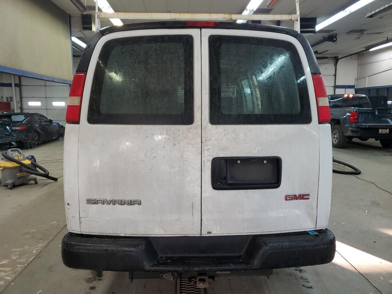 2008 GMC Savana - Image 6