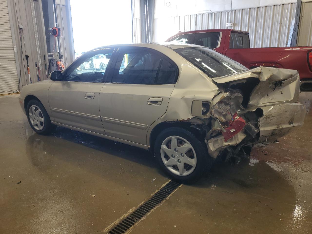 2005 Hyundai Elantra - Image 2