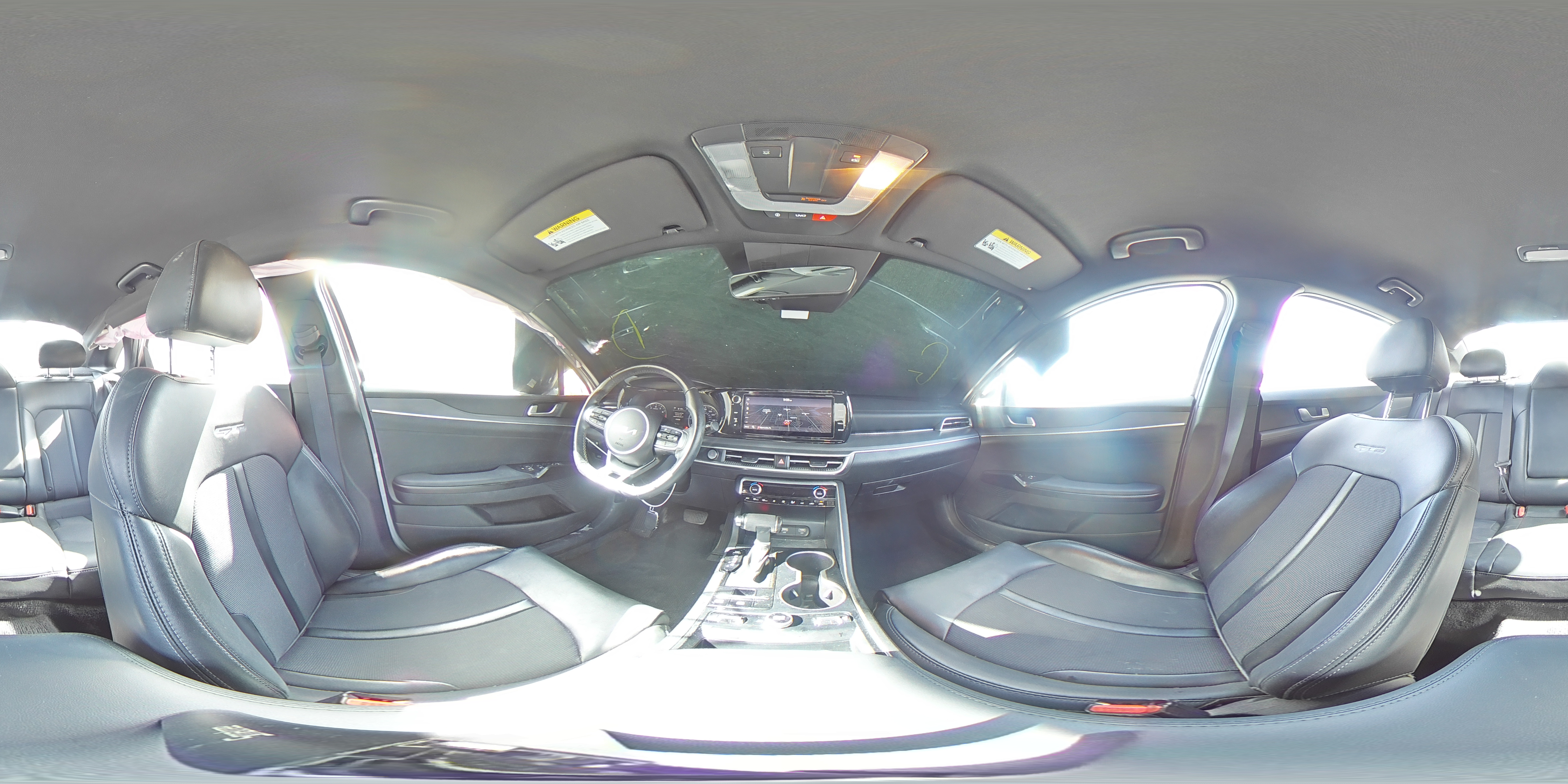 2022 Kia K5 - Image 12