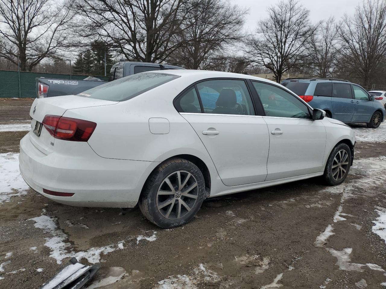 2017 Volkswagen Jetta - Image 3