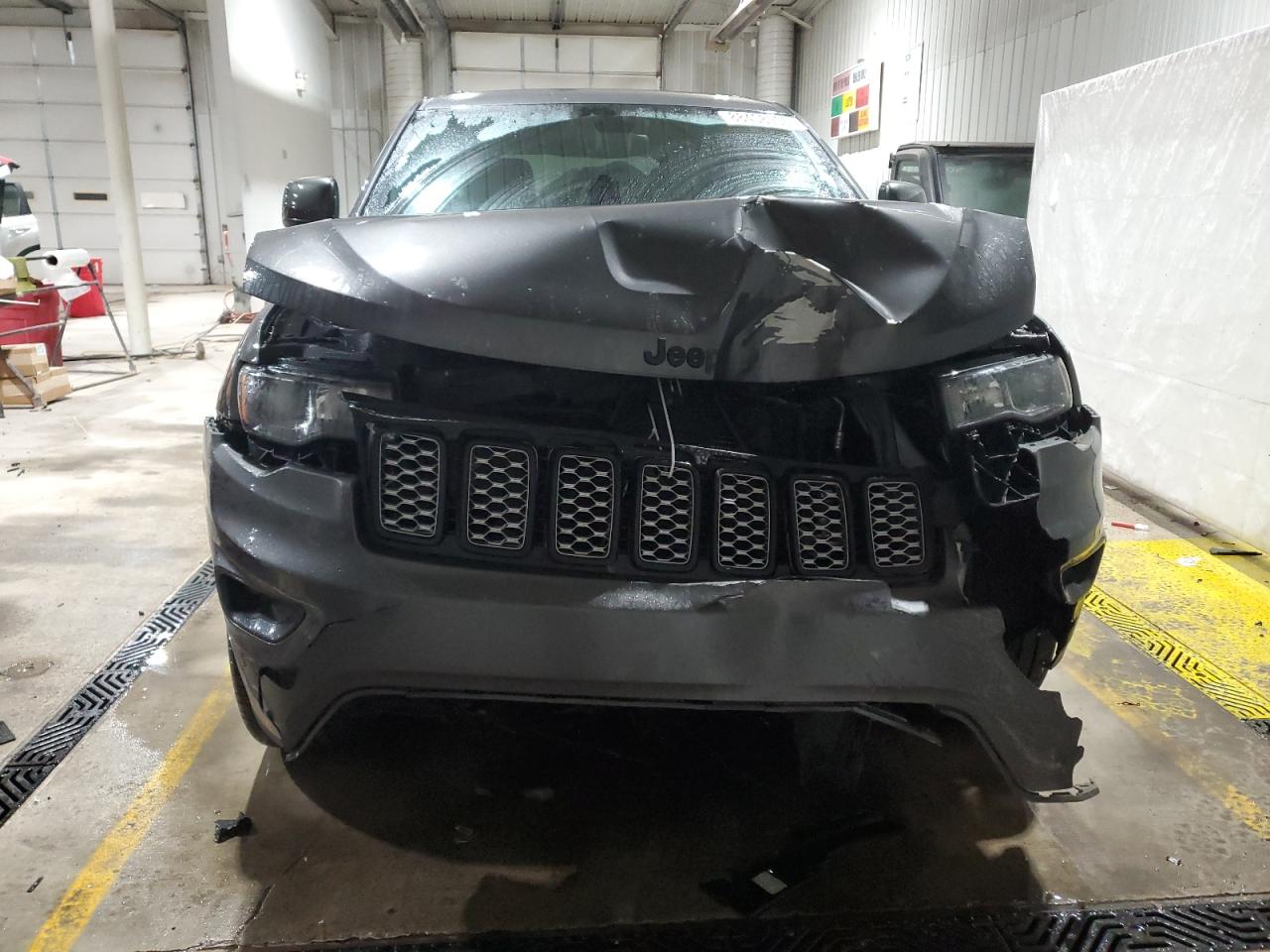 2017 Jeep Grand Cherokee - Image 5