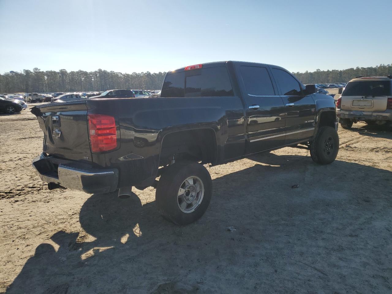 2015 Chevrolet Silverado - Image 3