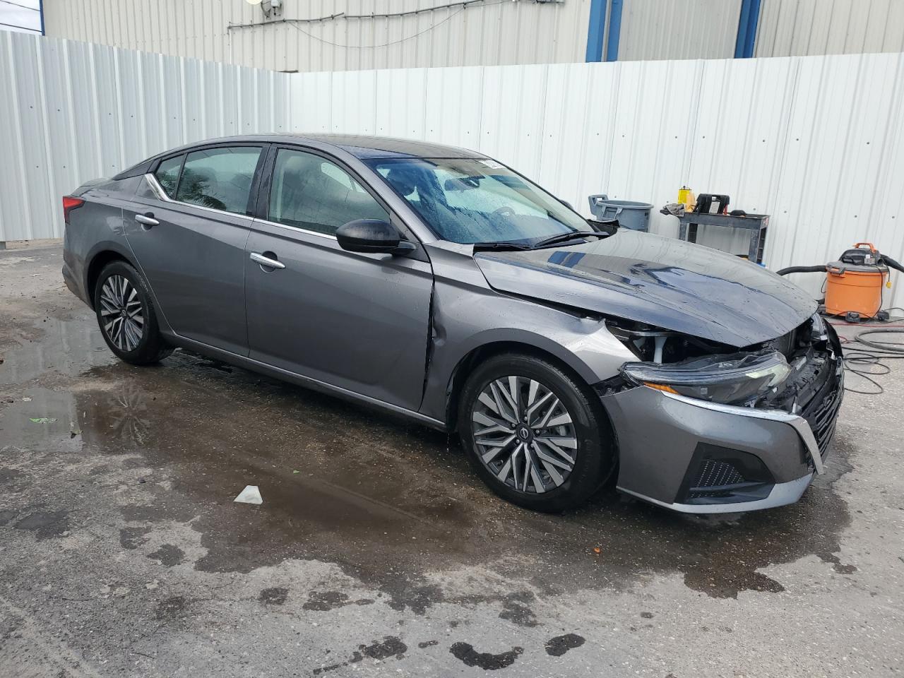 2024 Nissan Altima - Image 4