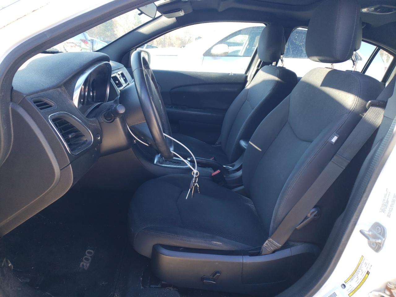 2014 Chrysler 200 - Image 7