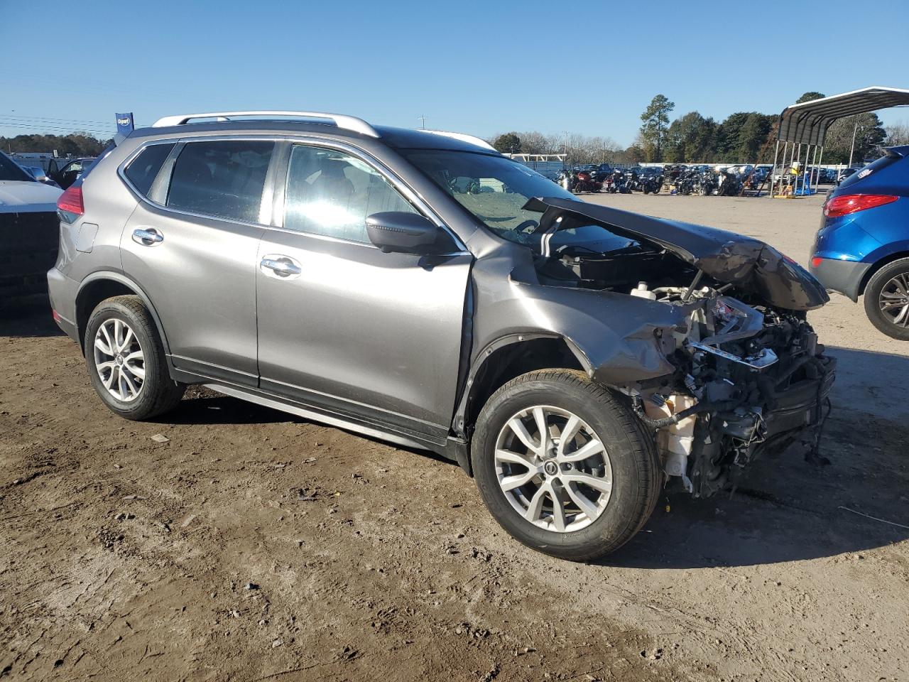 2017 Nissan Rogue - Image 4