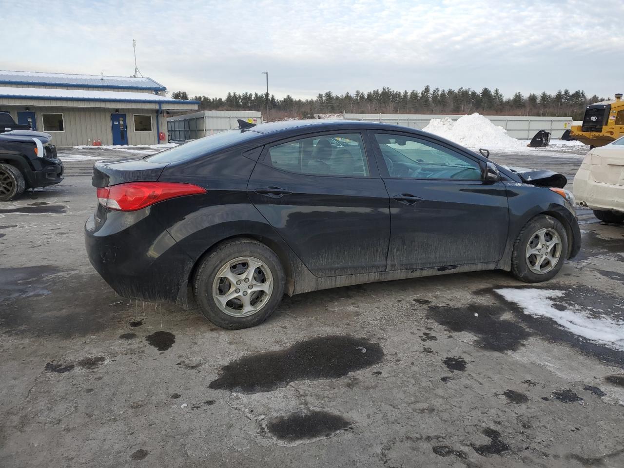 2013 Hyundai Elantra - Image 3