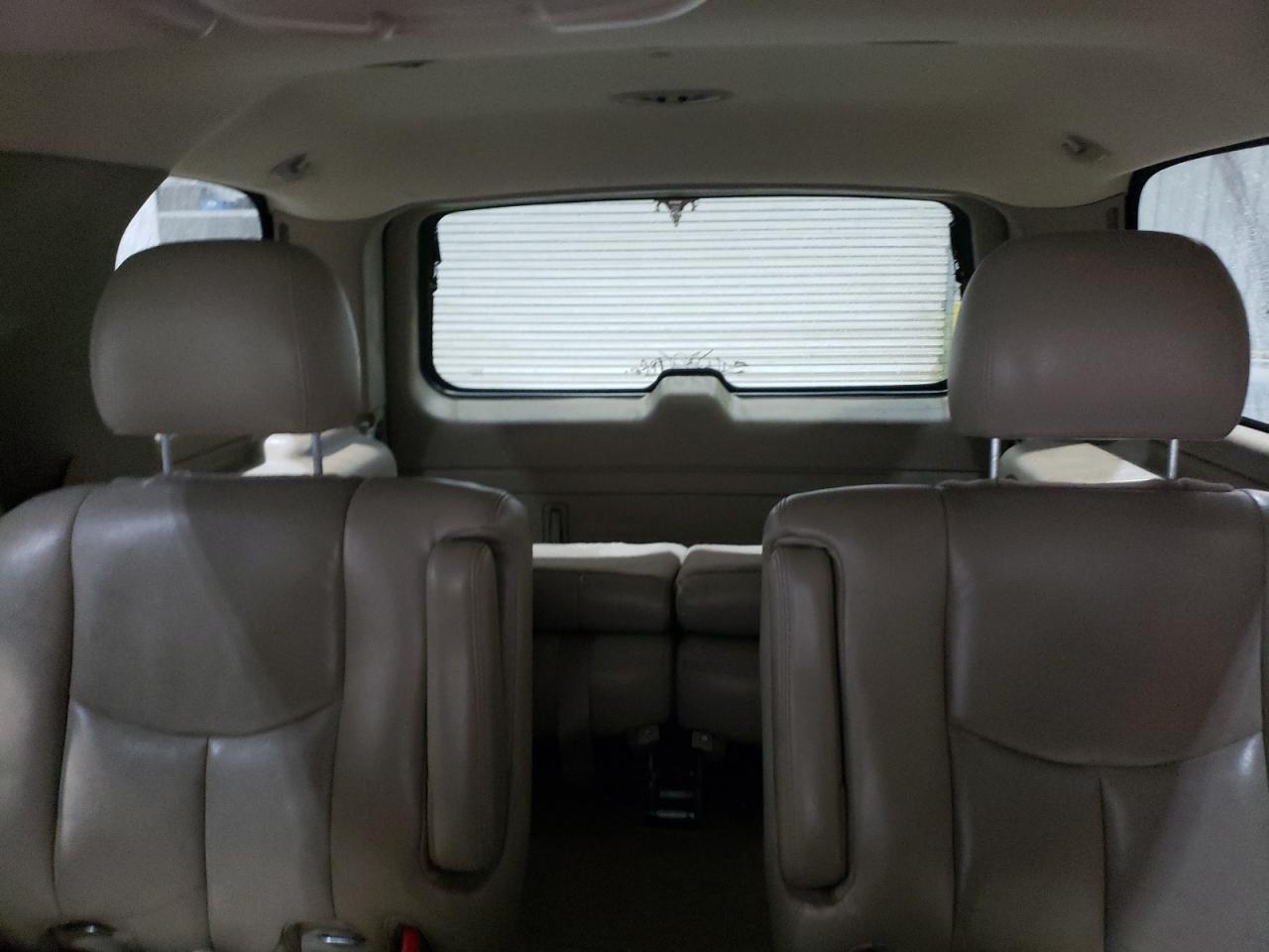2005 Chevrolet Tahoe - Image 10