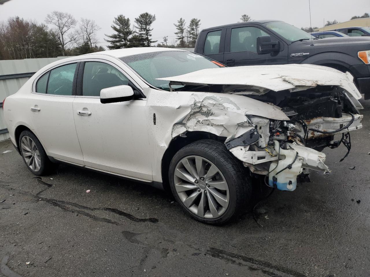 2016 Lincoln MKS - Image 4
