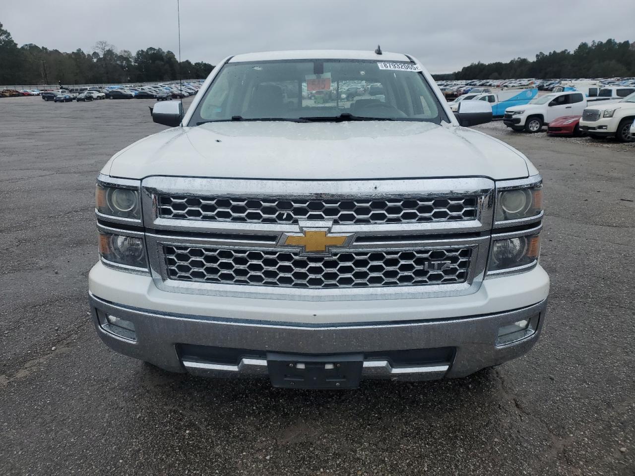 2014 Chevrolet Silverado - Image 5
