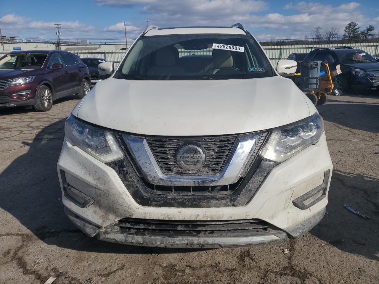 2018 Nissan Rogue - Image 5