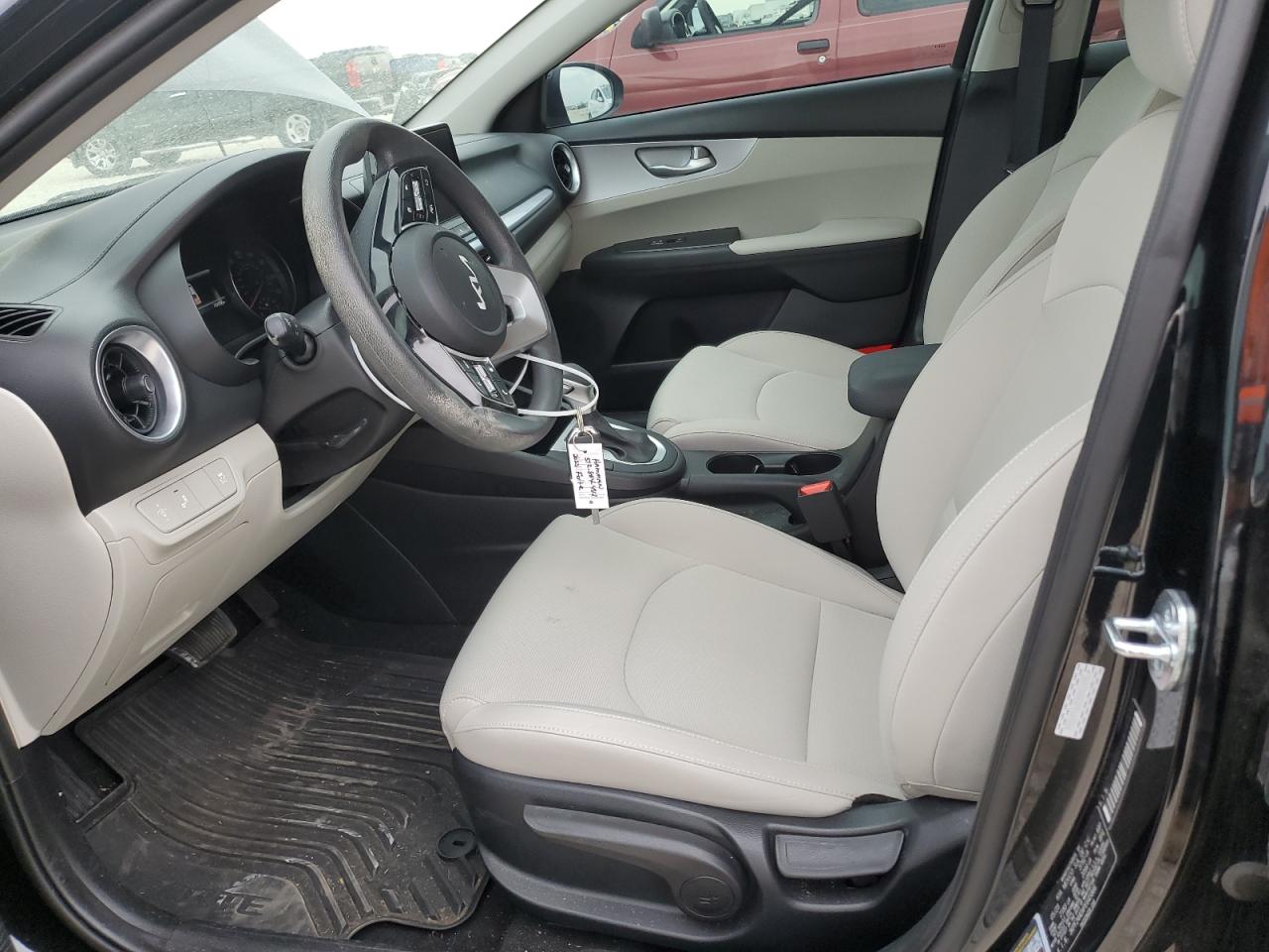2023 Kia Forte - Image 7