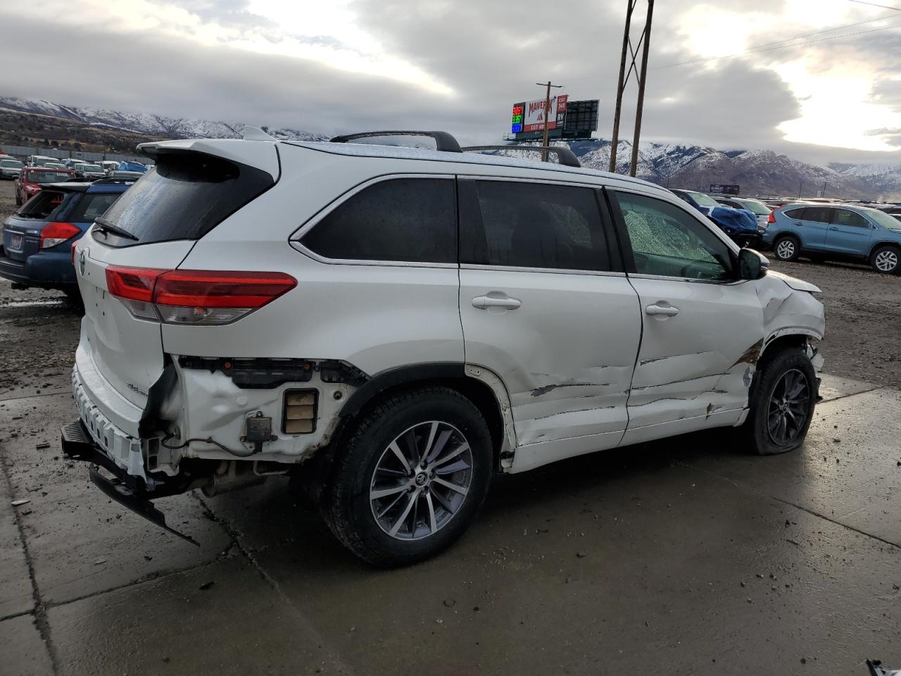 2018 Toyota Highlander - Image 3