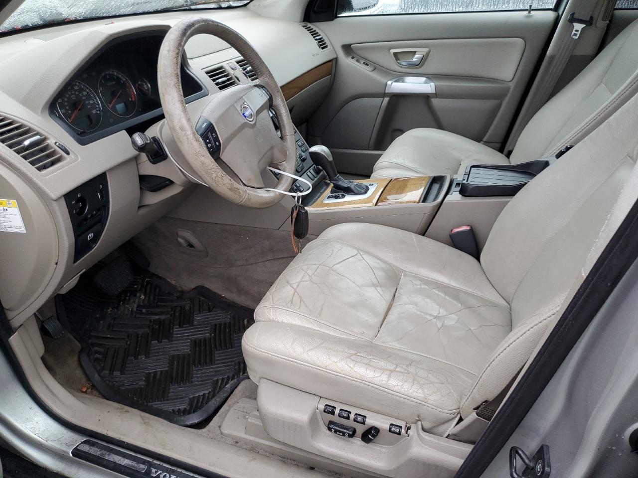 2004 Volvo XC90 - Image 7