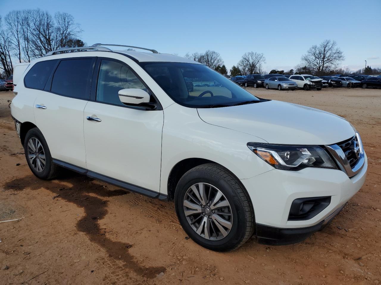 2017 Nissan Pathfinder - Image 4