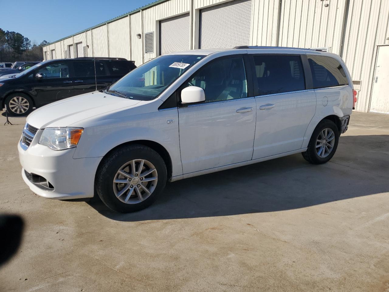 2019 Dodge Caravan - Image 1