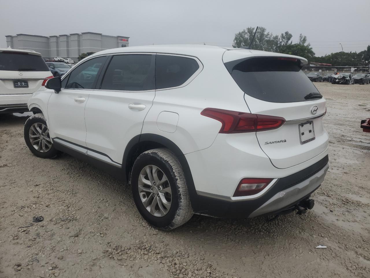 2019 Hyundai Santa Fe - Image 2