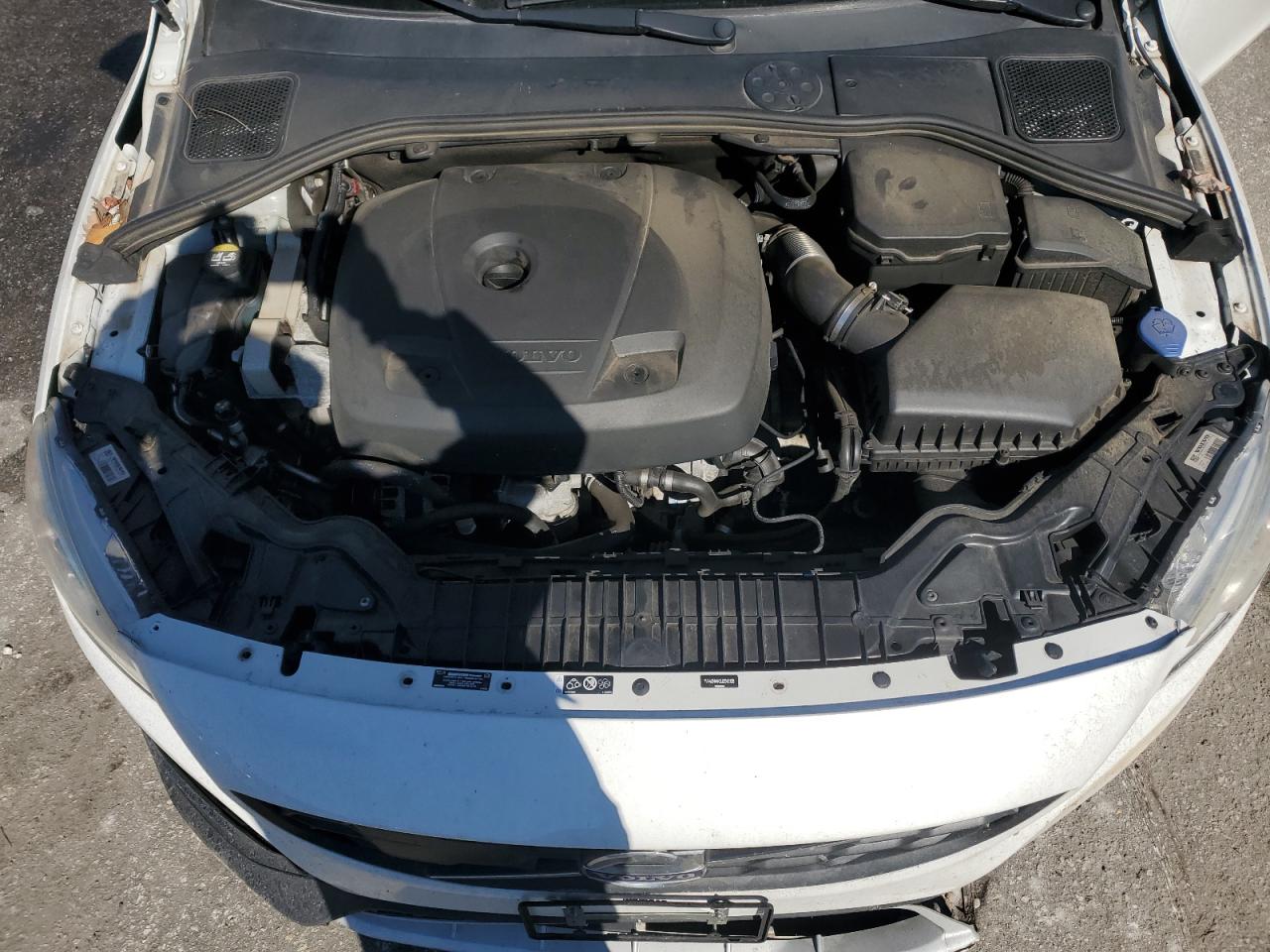2018 Volvo V60 - Image 13