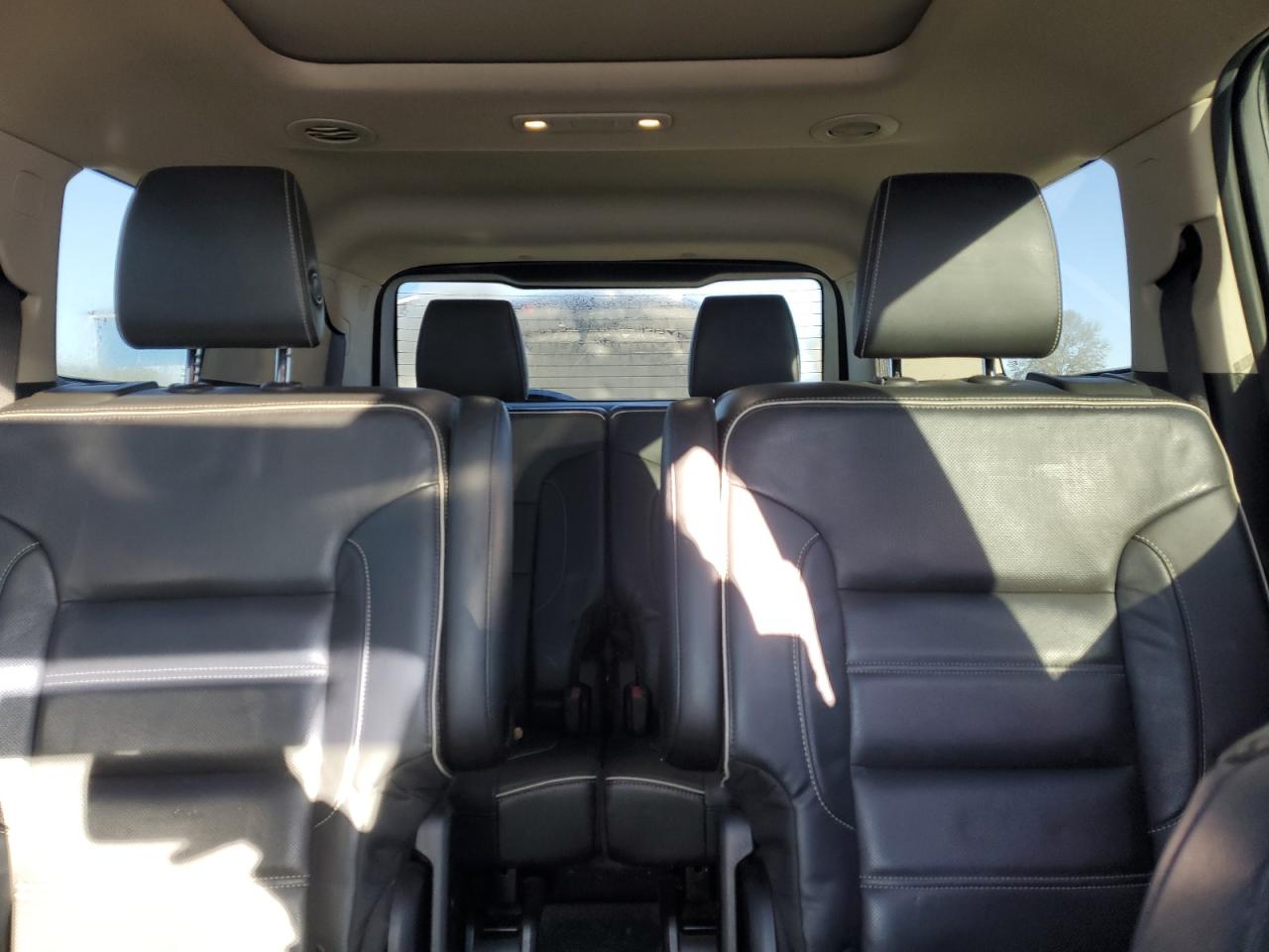 2017 GMC Acadia - Image 10