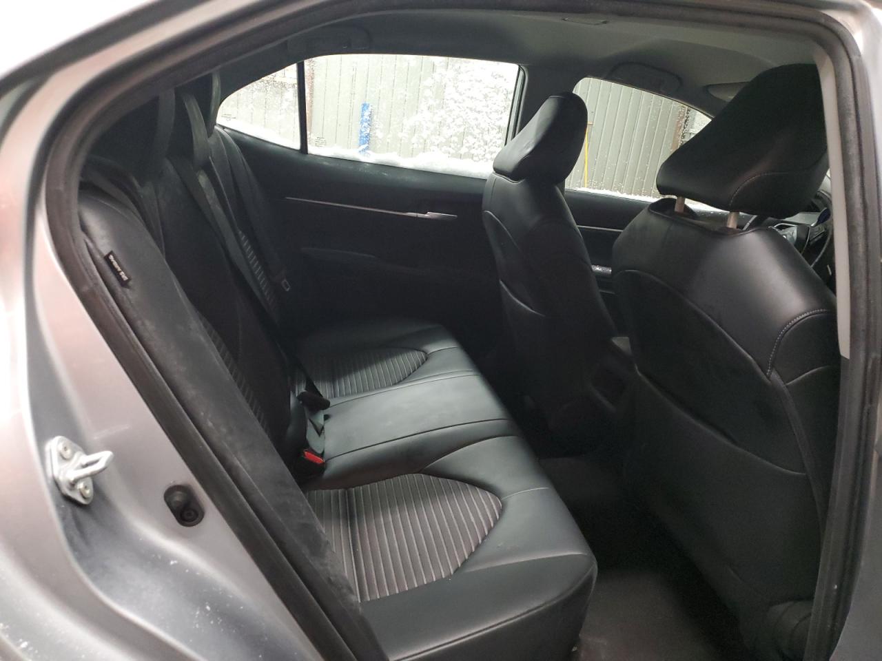 2022 Toyota Camry - Image 10