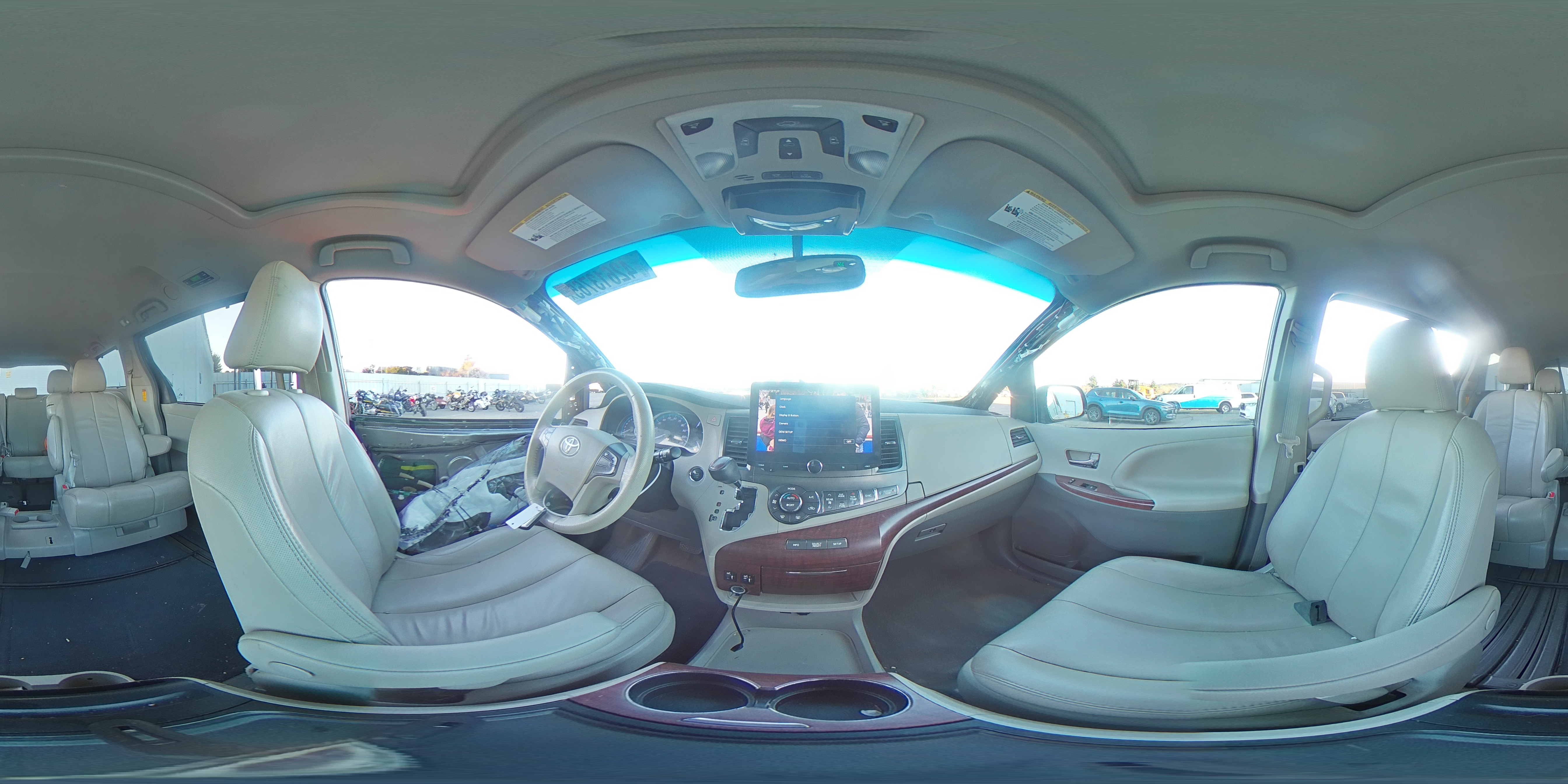 2014 Toyota Sienna - Image 13