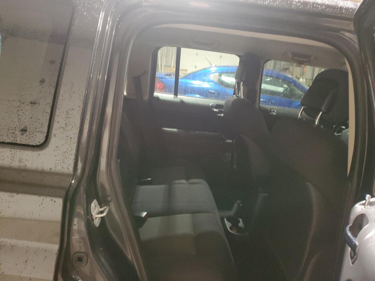 2010 Jeep Liberty (Patriot) - Image 11