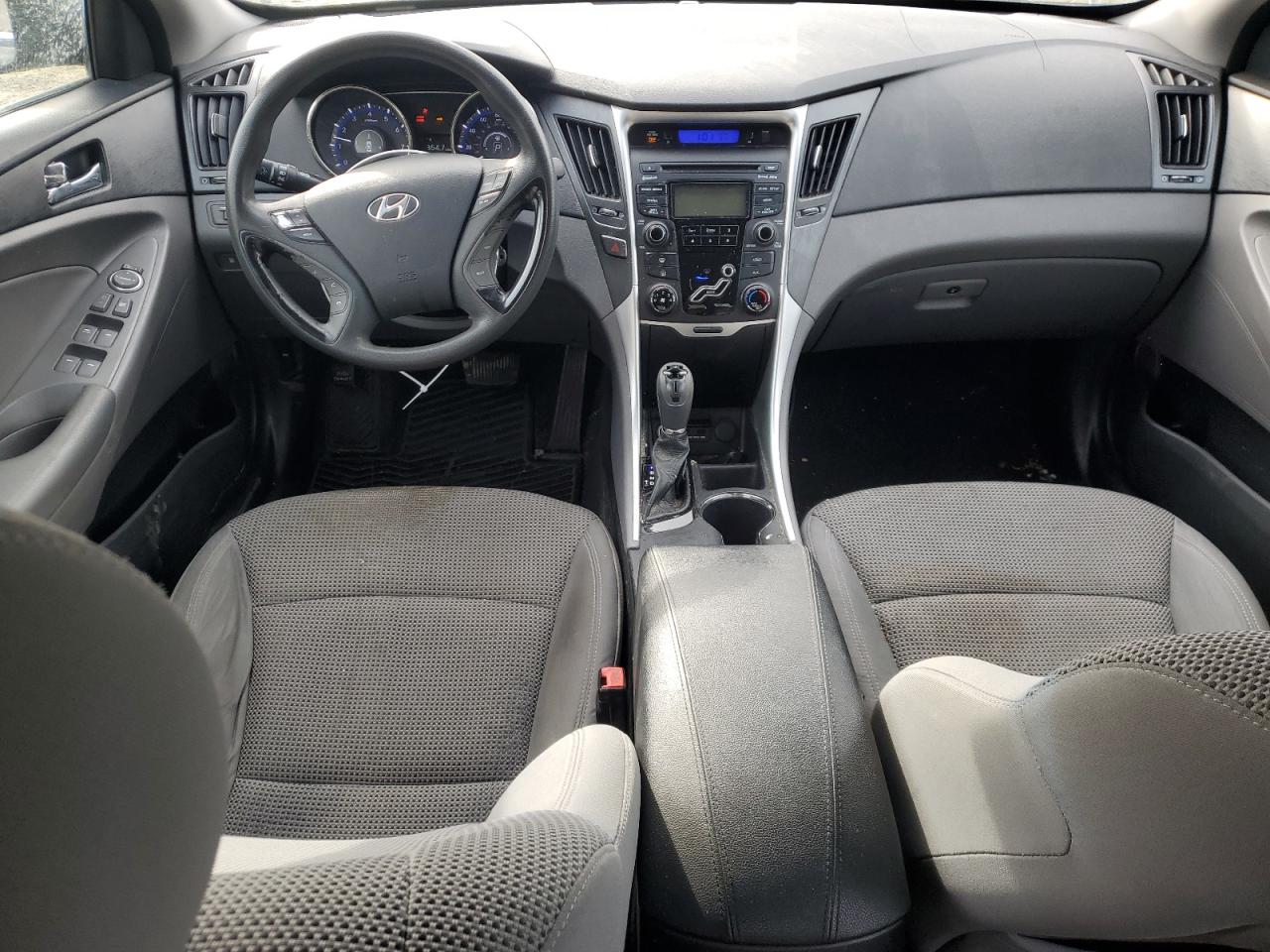 2012 Hyundai Sonata - Image 8