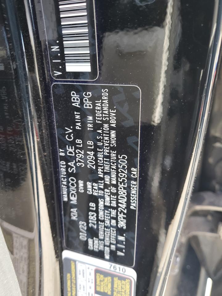 2023 Kia Forte - Image 12