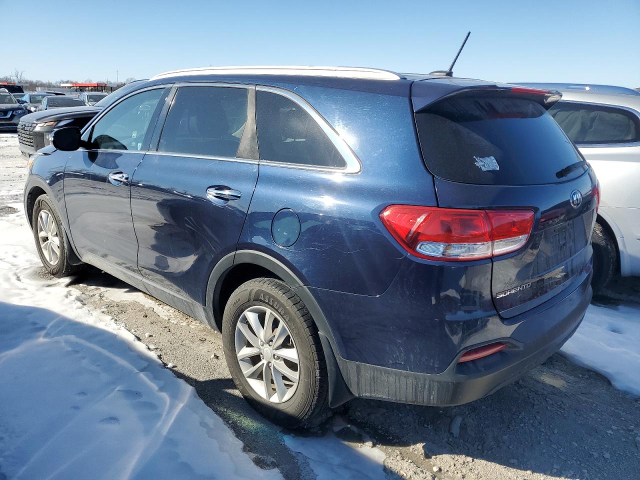 2016 Kia Sorento - Image 2