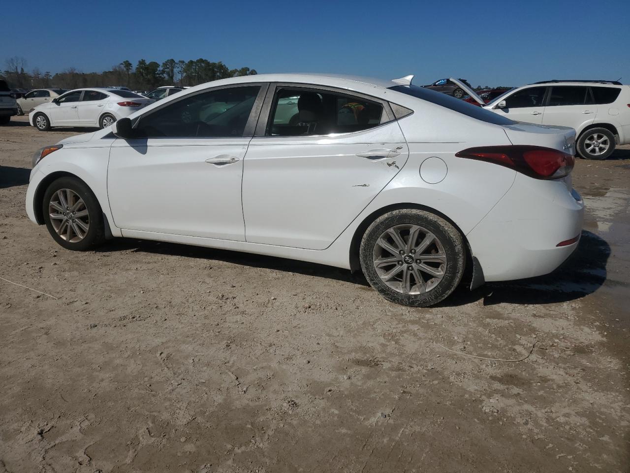 2015 Hyundai Elantra - Image 2