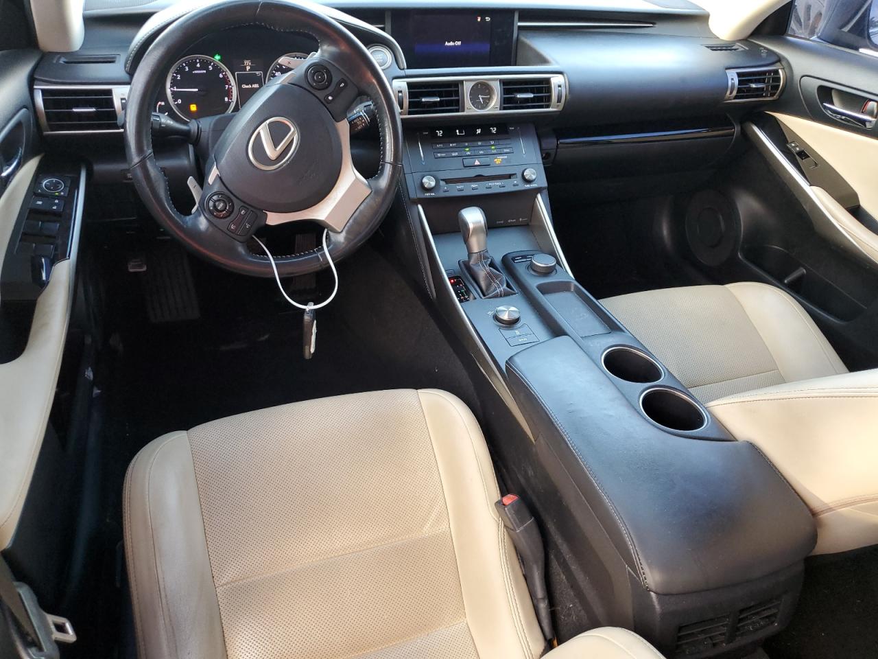 2016 Lexus IS - Image 8