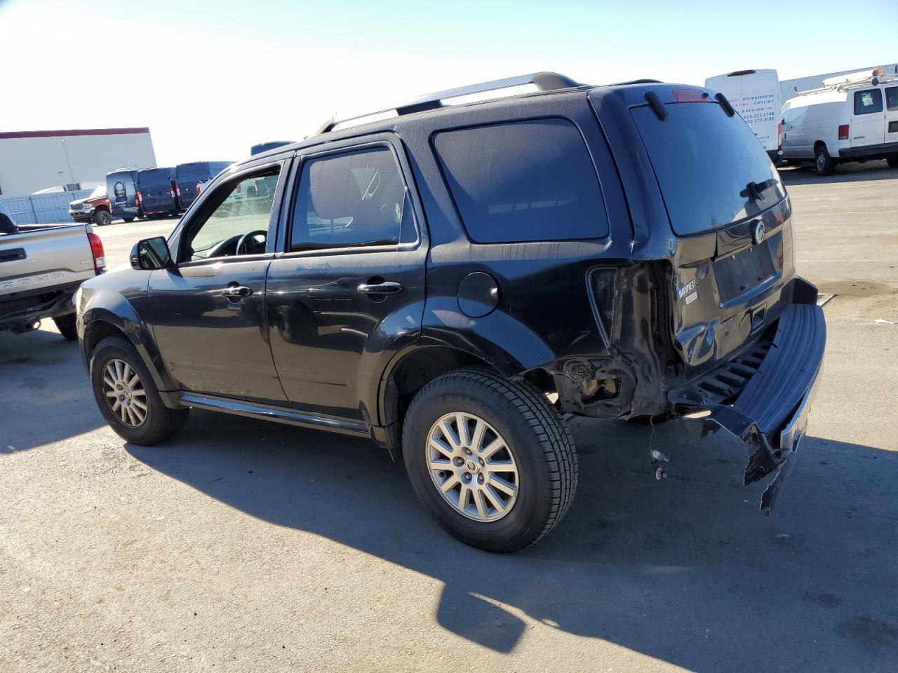 2010 Mercury Mariner - Image 2