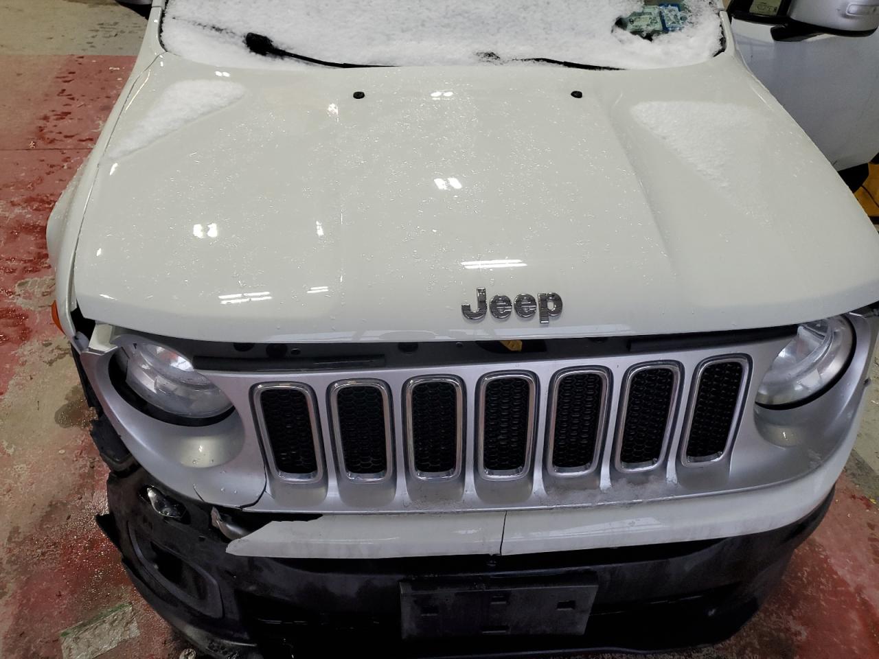 2015 Jeep Renegade - Image 12