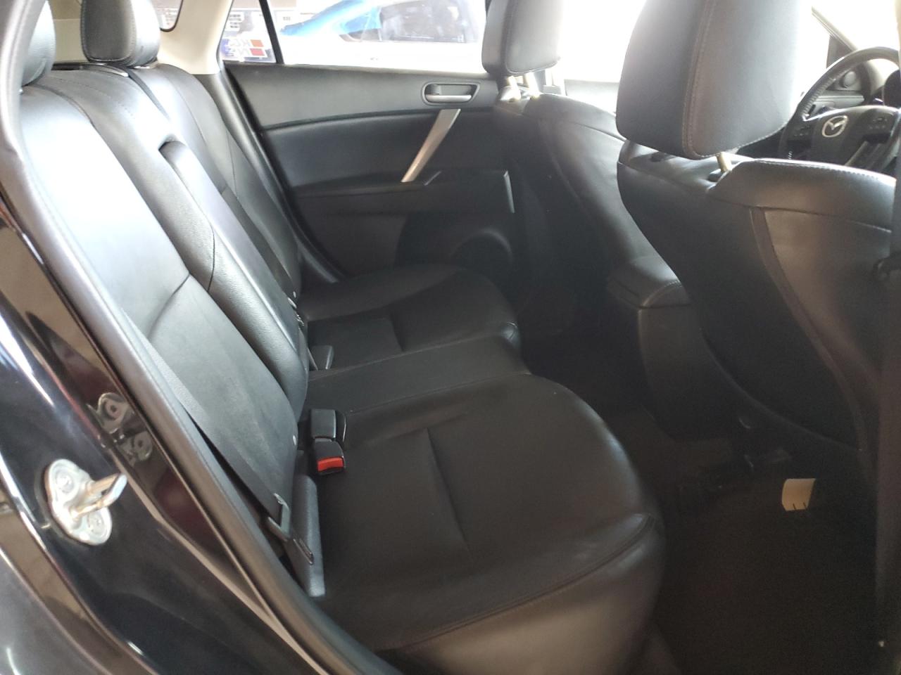 2011 Mazda 3 - Image 10