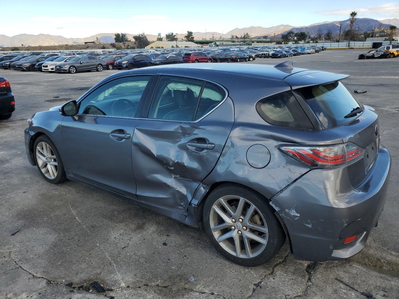 VIN JTHKD5BH2G2274455 2016 LEXUS CT 200 no.2