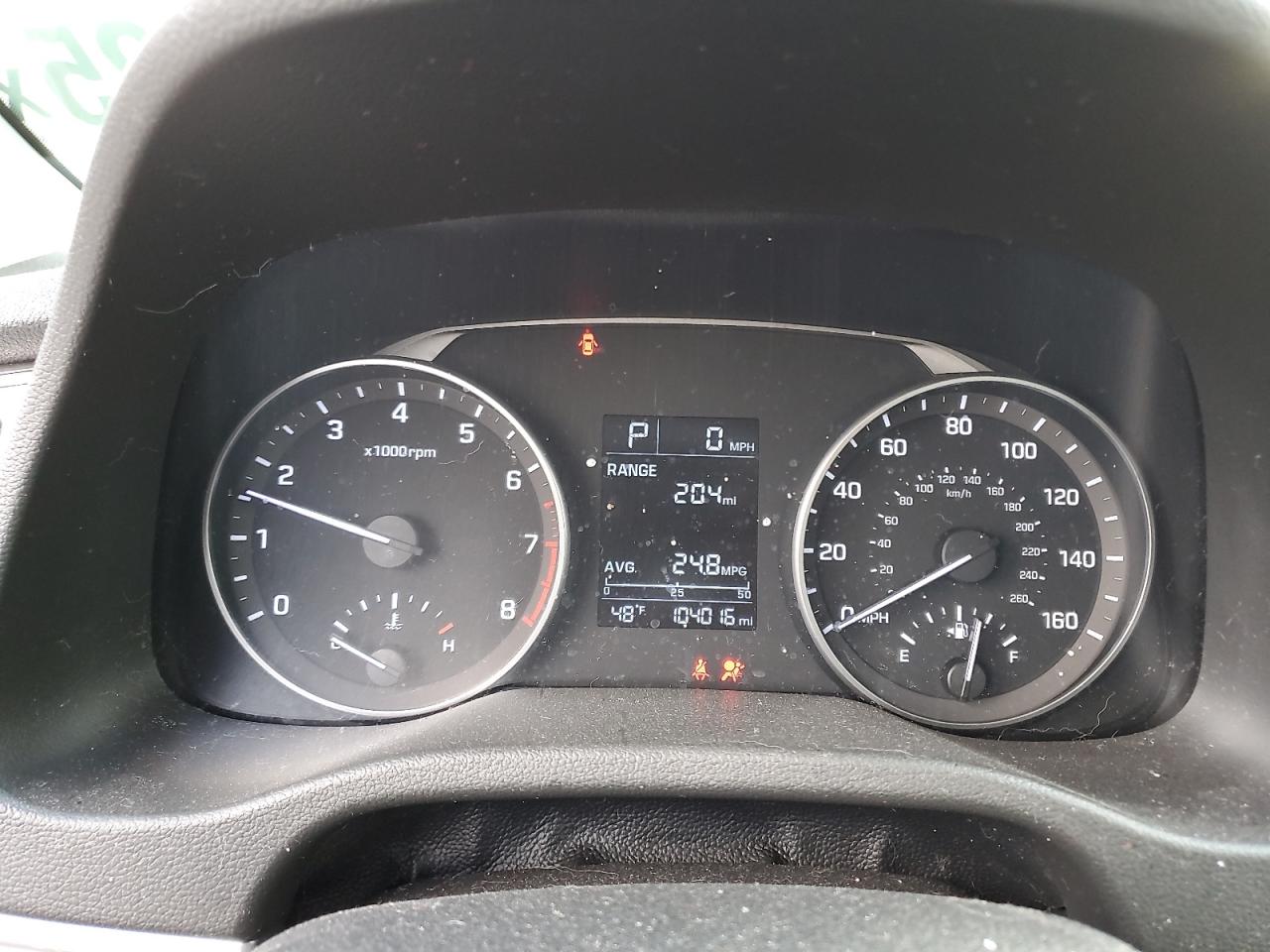 2017 Hyundai Elantra - Image 9