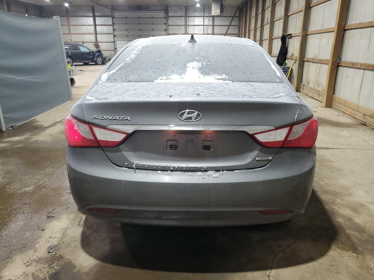 2011 Hyundai Sonata - Image 6