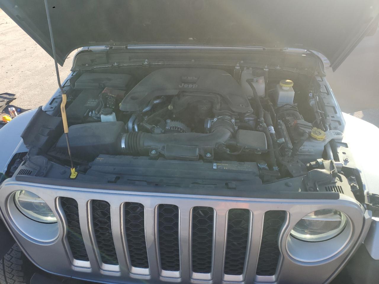 2021 Jeep Gladiator - Image 11