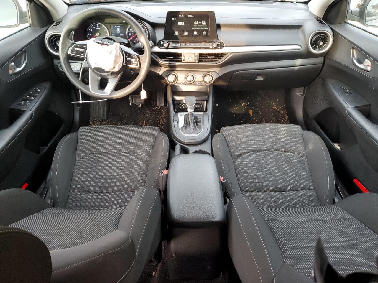 2021 Kia Forte - Image 8