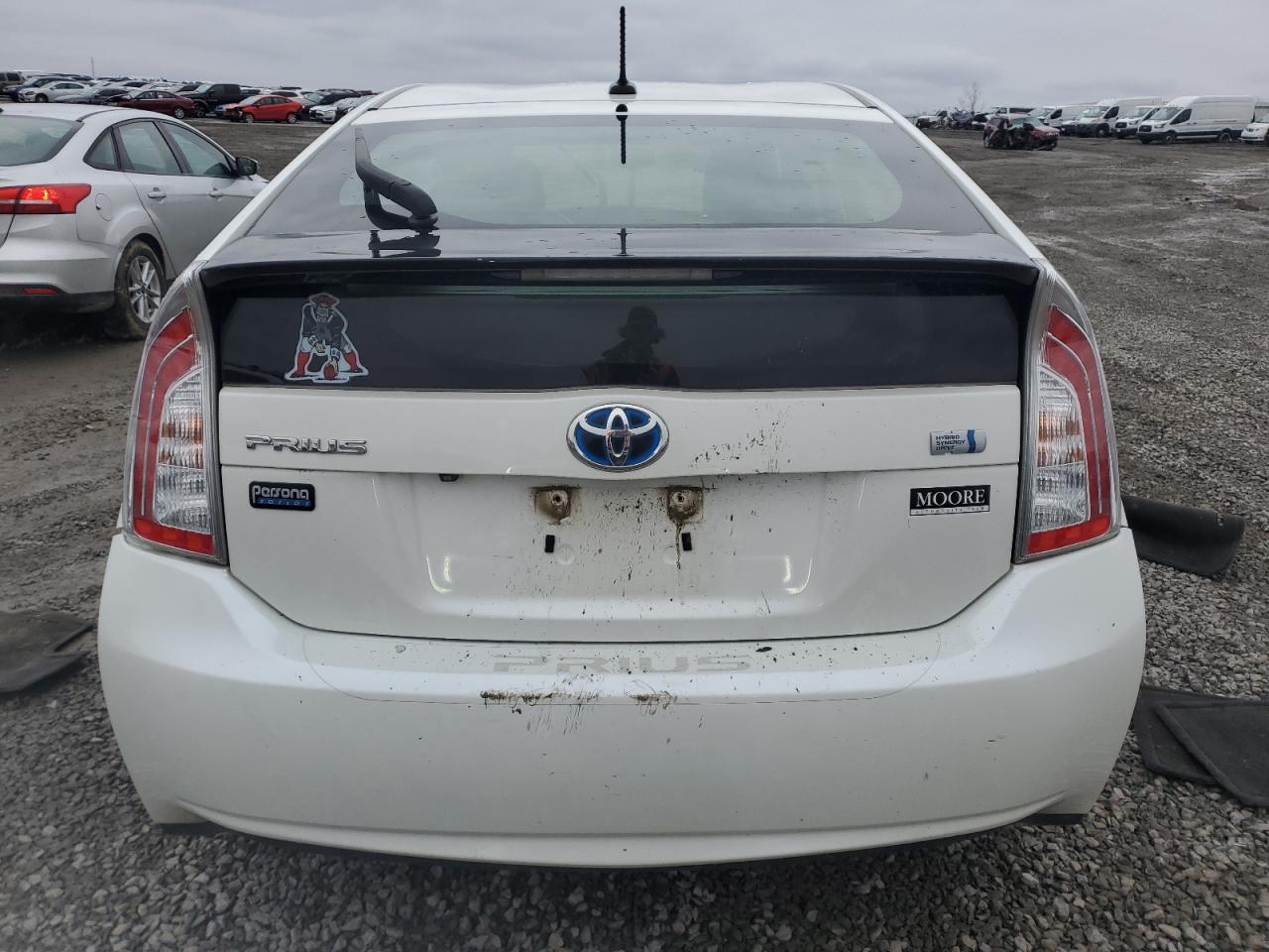 2013 Toyota Prius - Image 6